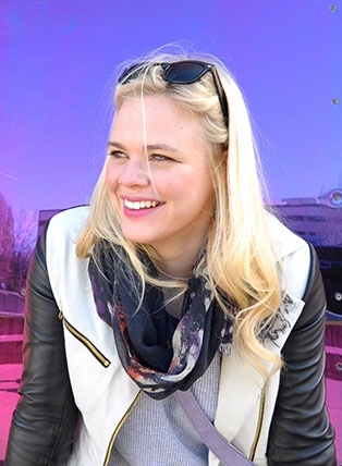Headshot of Allie Oosta